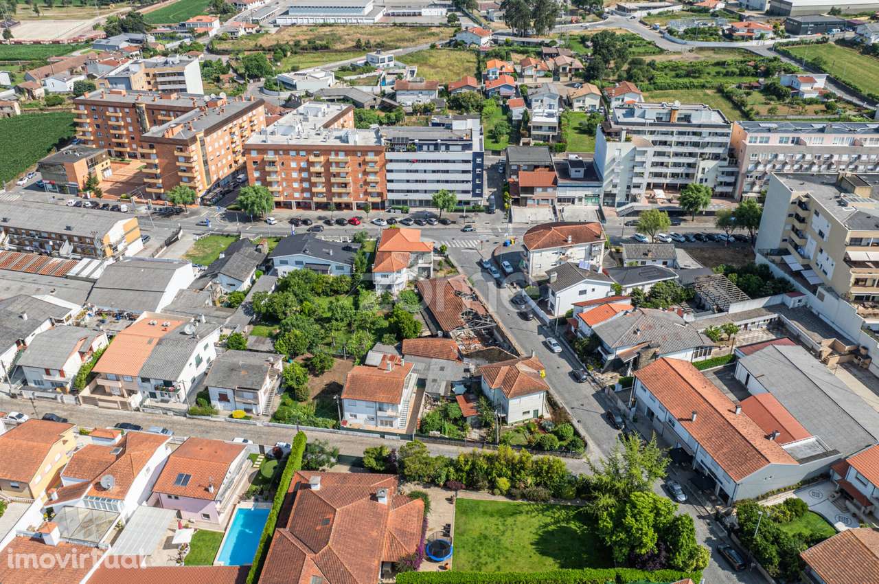 Moradia T5 4 frentes no Centro da Trofa - Grande imagem: 5/18