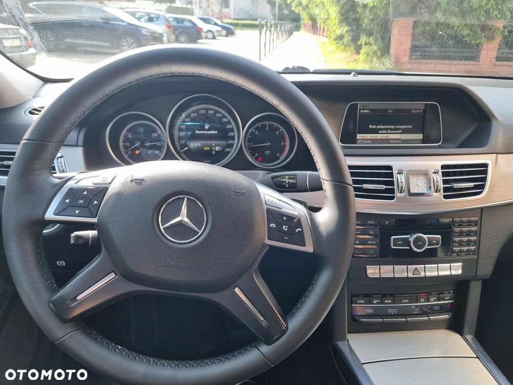 Mercedes-Benz Klasa E 200 CDI DPF BlueEFFICIENCY 7G-TRONIC - 12