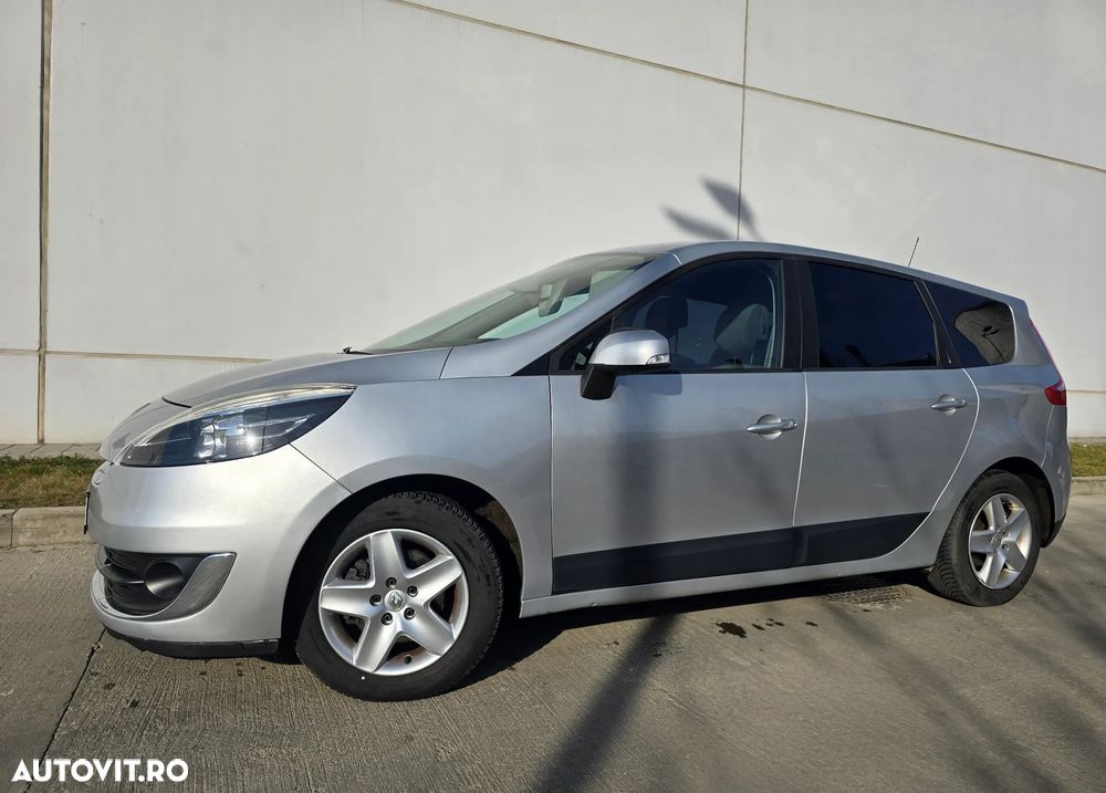 Renault Grand Scenic dCi 110 EDC Paris - 8