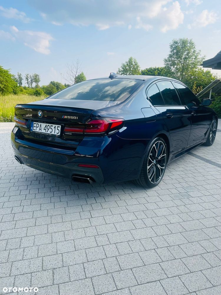 BMW Seria 5 M550i xDrive sport - 4
