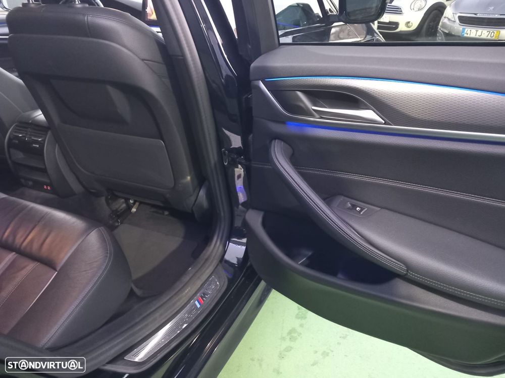 BMW 520 d Pack Desportivo M Auto - 23