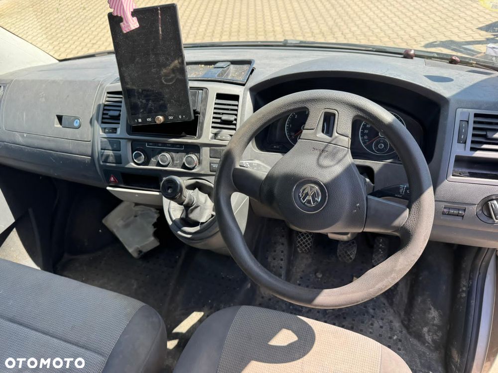 Volkswagen CARAVELA T5 - 15