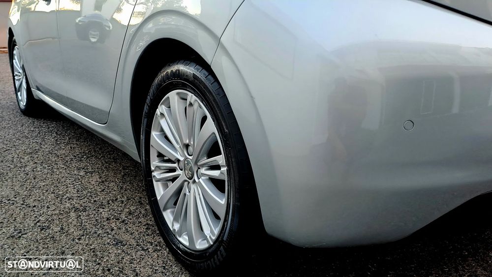 Peugeot 208 1.2 PureTech Style - 21