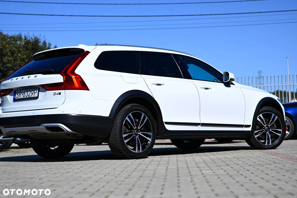 Volvo V90 Cross Country D4 AWD Pro - 37