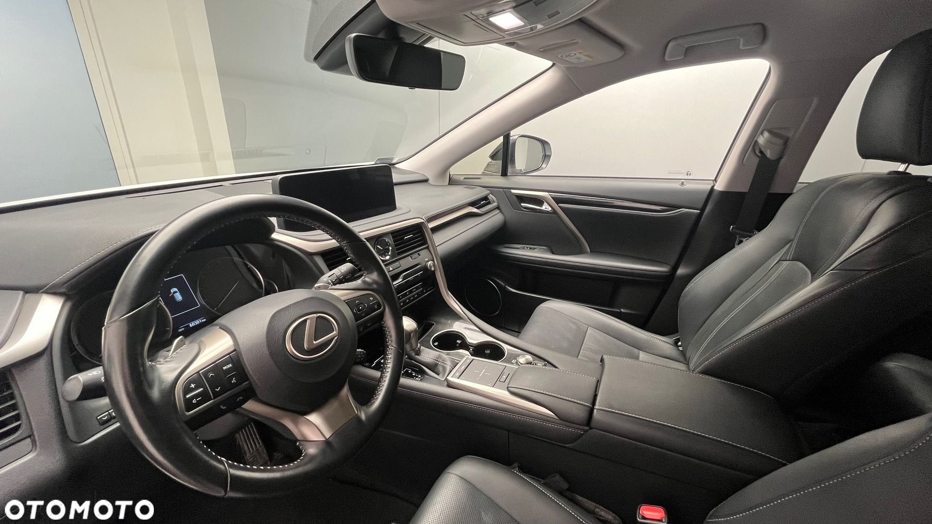 Lexus RX - 12