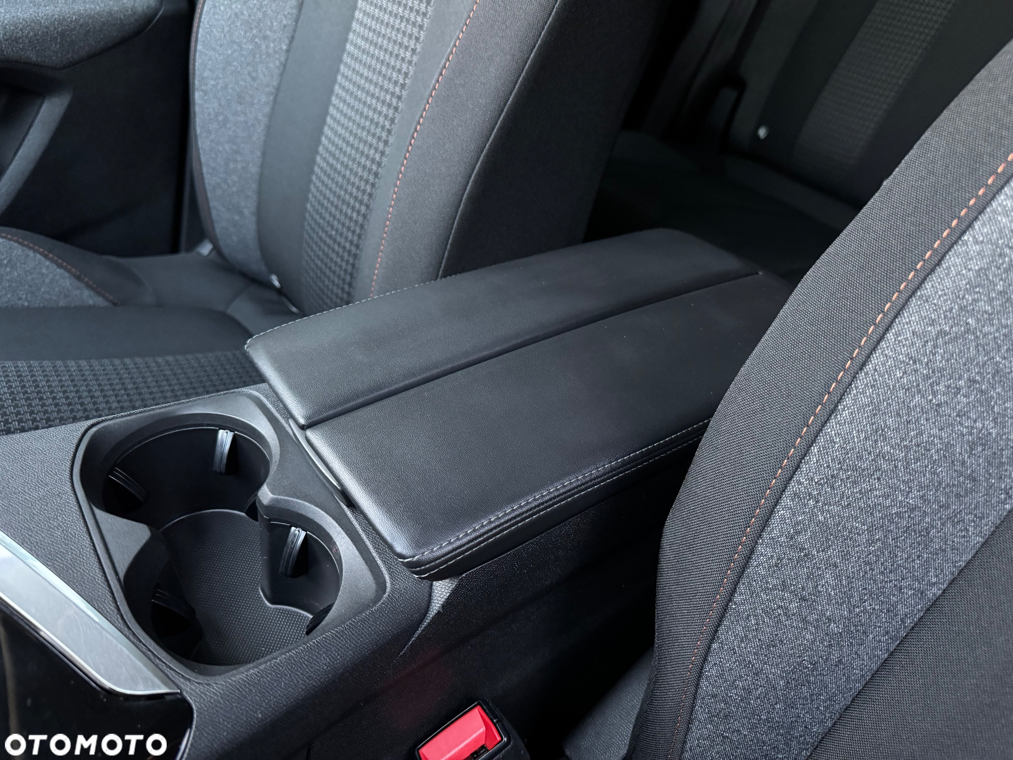 Peugeot 3008 1.5 BlueHDi Allure Pack S&S EAT8 - 27