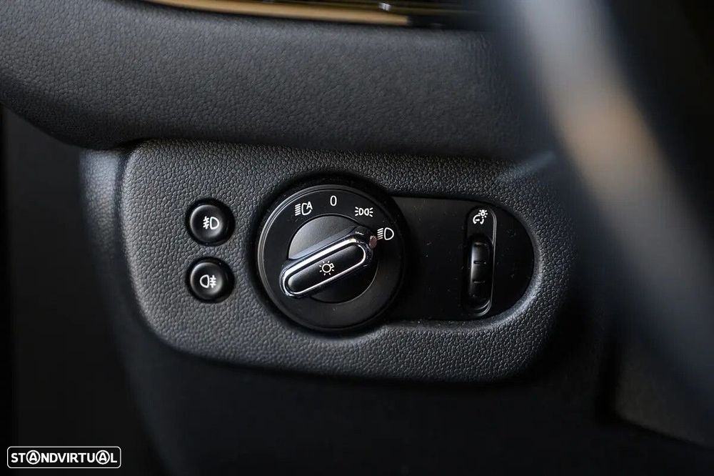 MINI Clubman Cooper D Classic Auto - 38