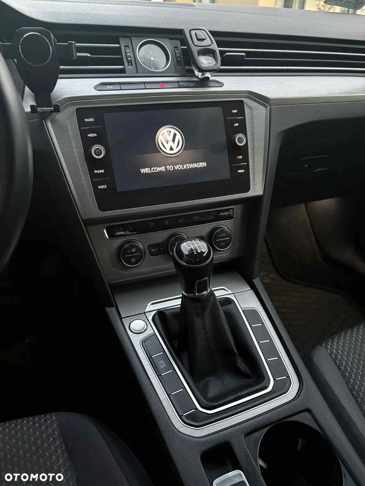 Volkswagen Passat 1.4 TSI BMT Trendline - 26