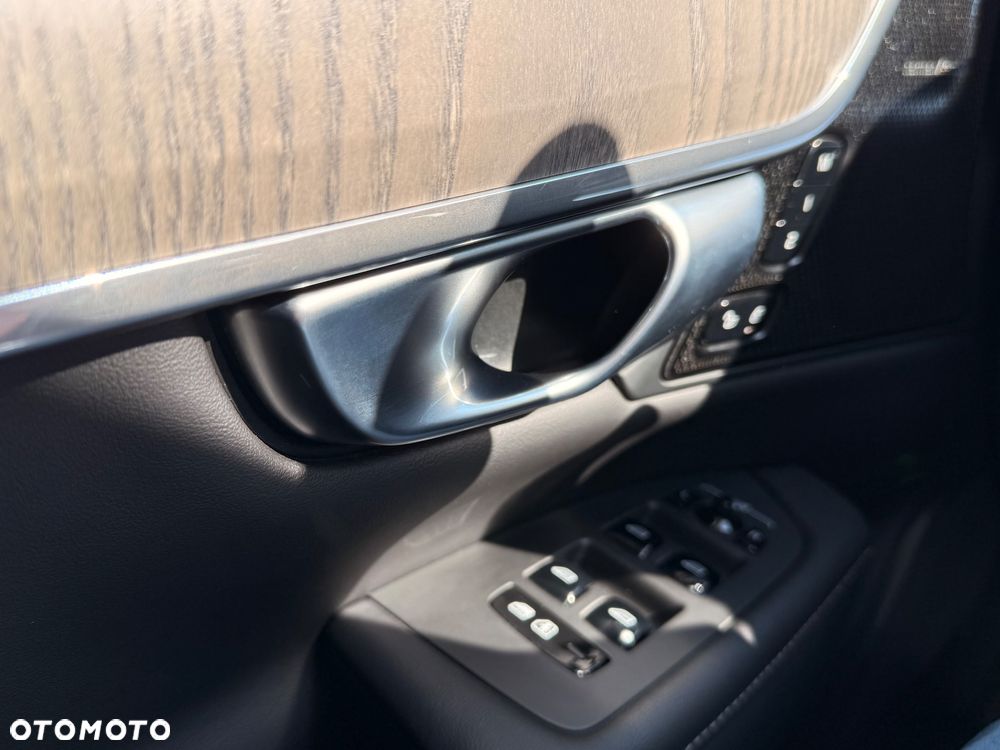 Volvo V90 Cross Country B5 D AWD Pro - 17