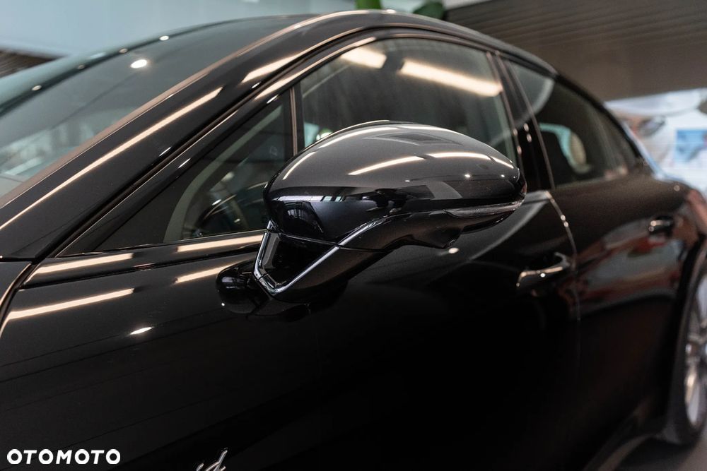 Porsche Panamera 4 E-Hybrid PHEV - 33