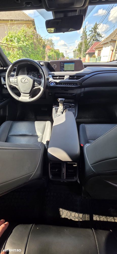 Lexus UX 200 - 9