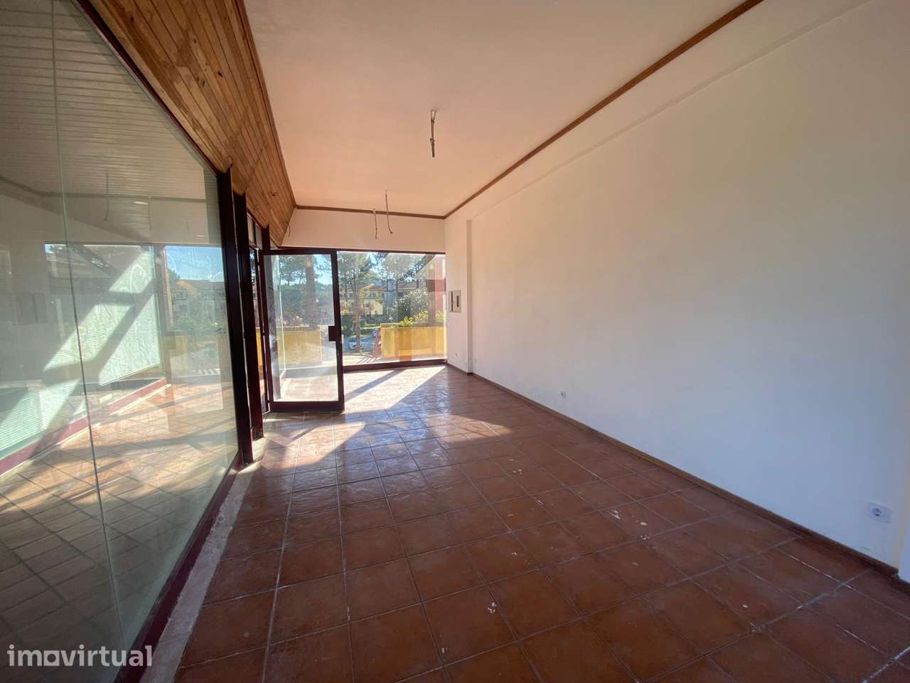 Oportunidade Única! Loja Comercial em Empreend. de Luxo - Mira Villas - Grande imagem: 4/18