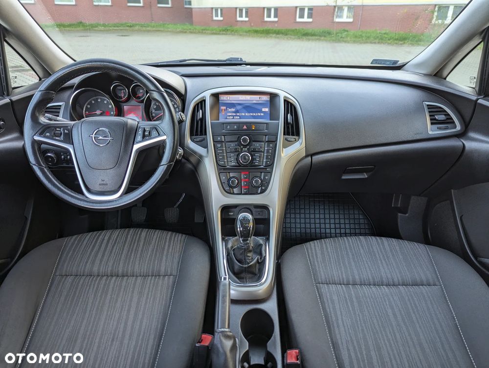 Opel Astra 2011 photo 5