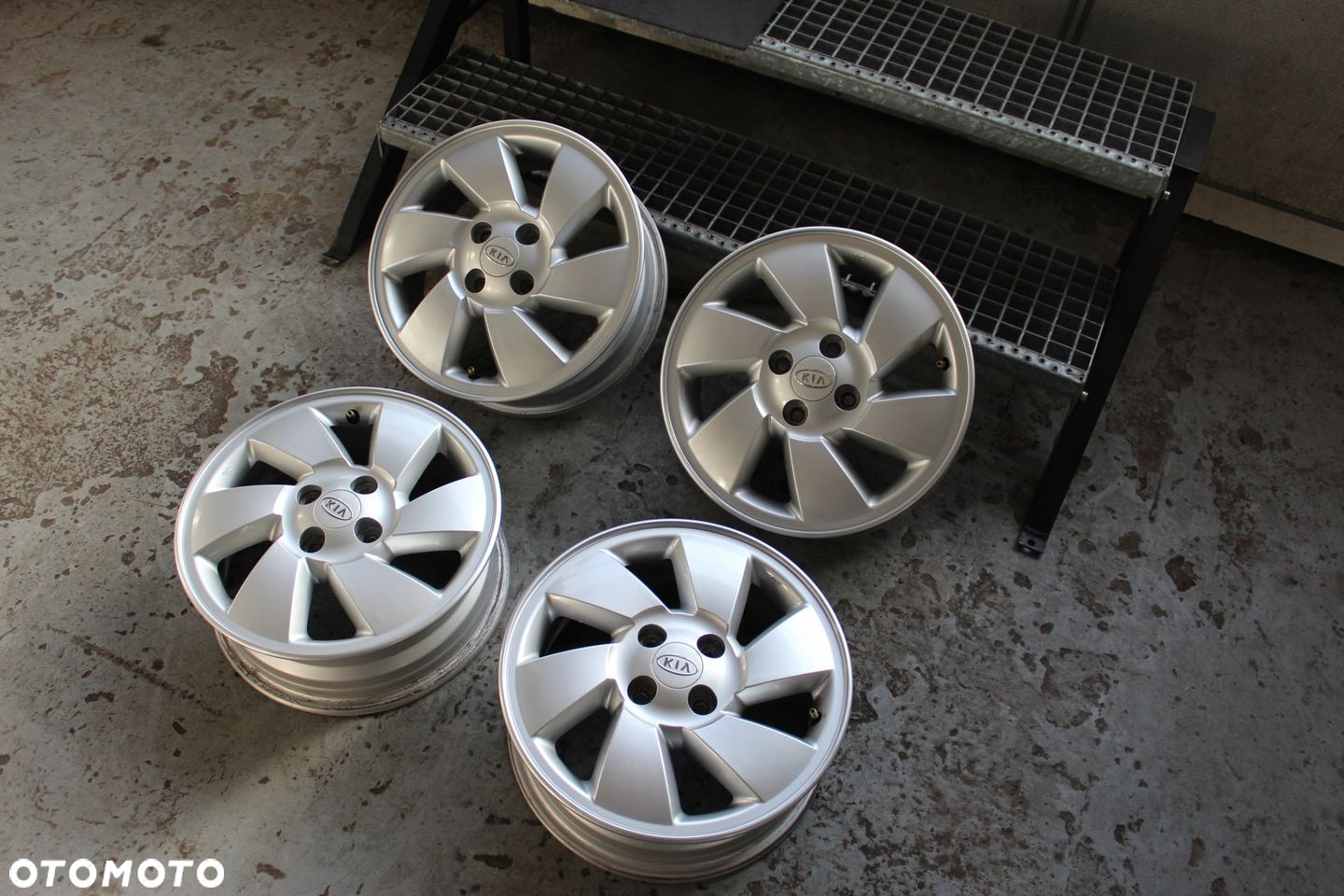 KIA PICANTO 15cali 4x100 ET46 5,5J RIO - 6