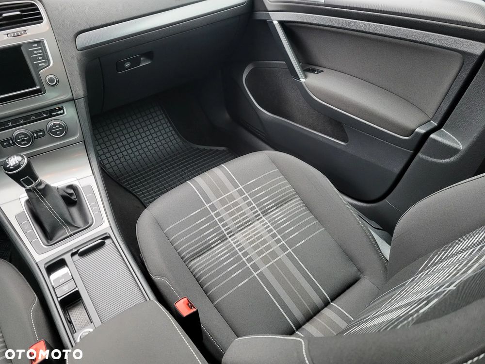 Volkswagen Golf 2.0 TDI BlueMotion Technology Lounge - 22