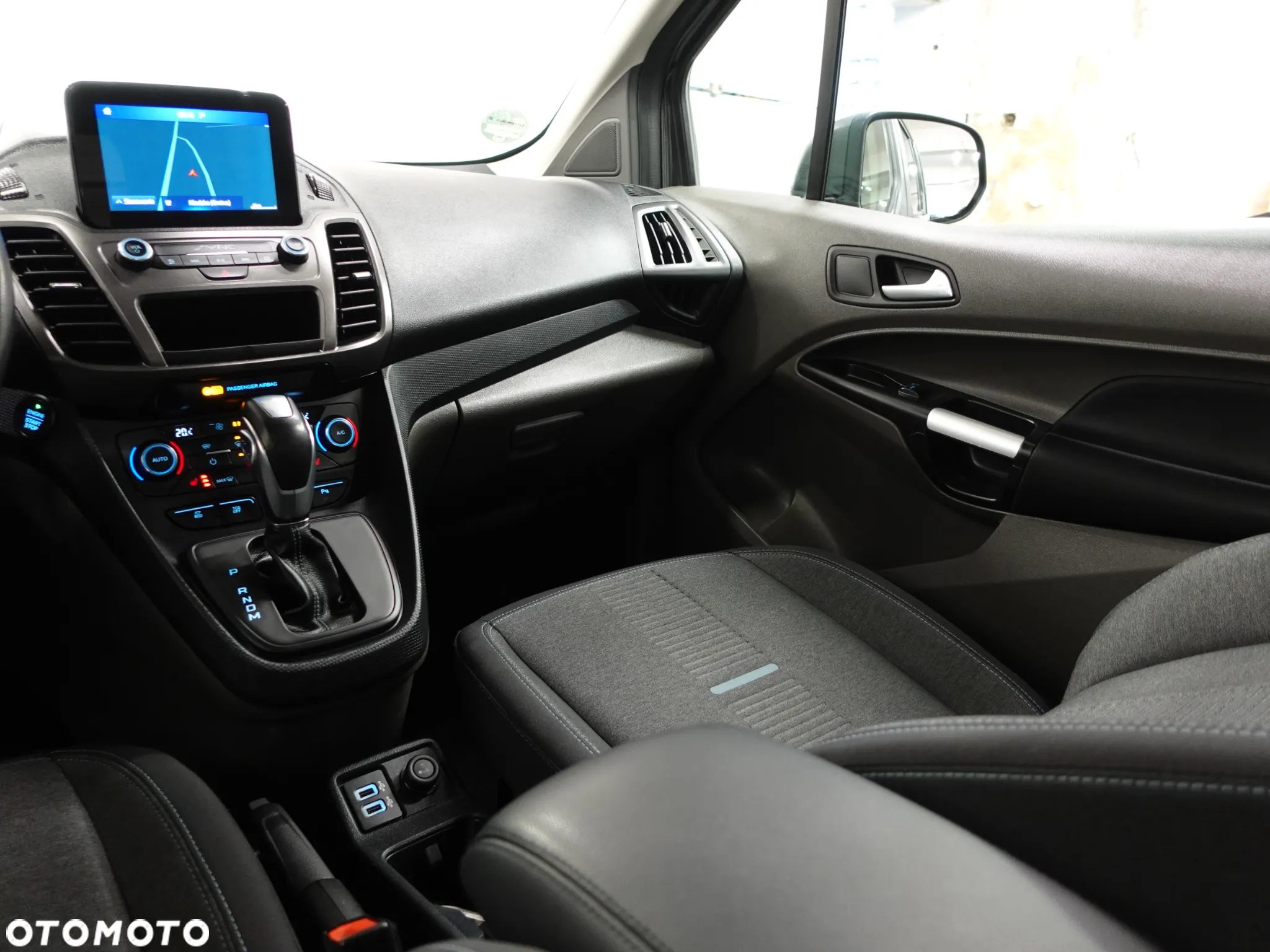 Ford Tourneo Connect 1.5 EcoBlue Start-Stop Active - 38