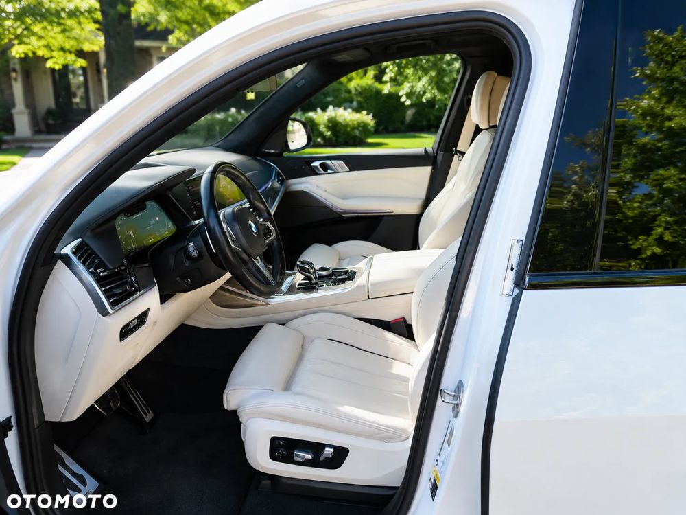 BMW X7 M50i sport - 17