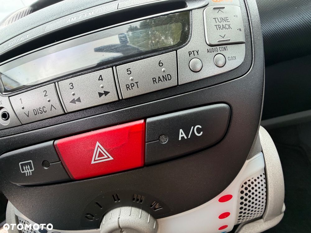 Peugeot 107 70 Black&Silver - 15