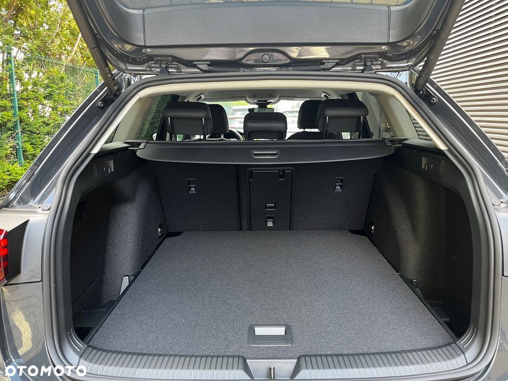 Volkswagen Golf - 8