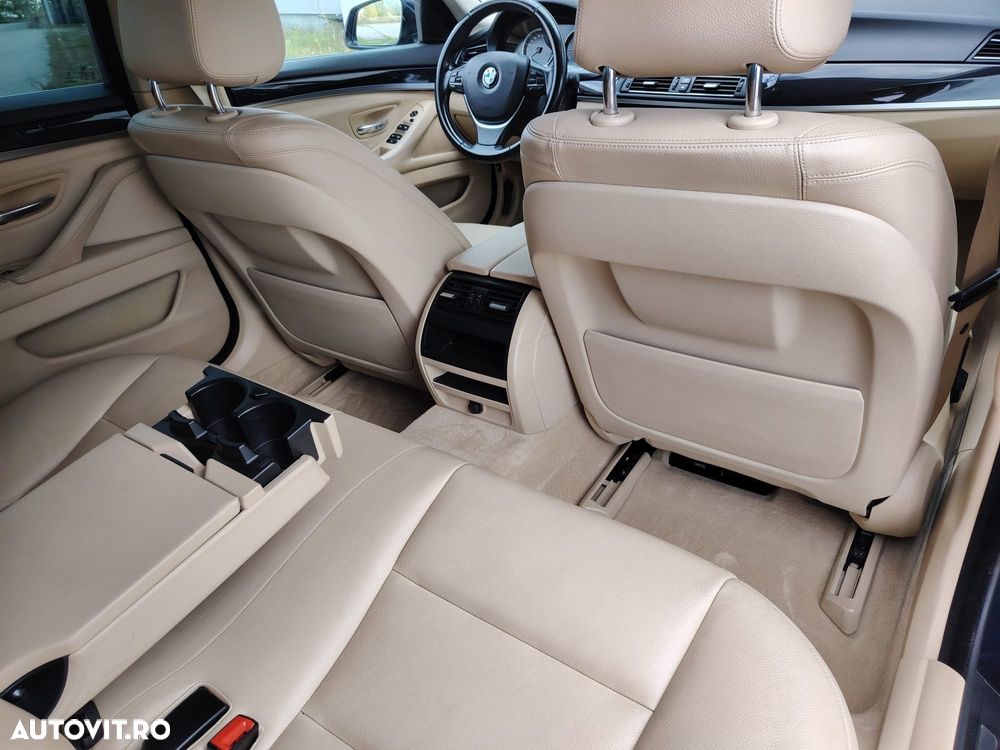 BMW Seria 5 520d Touring Luxury Line - 17
