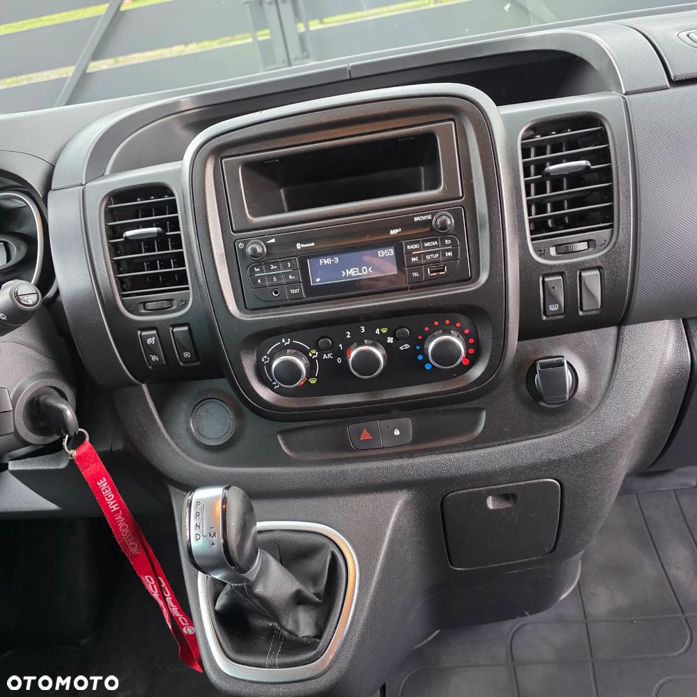 Renault Trafic 2.0 dCi EDC - 21