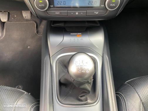 Toyota Avensis Touring Sports 1.6 D-4D Luxury+GPS - 26