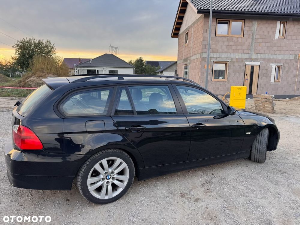 BMW Seria 3 320i - 8