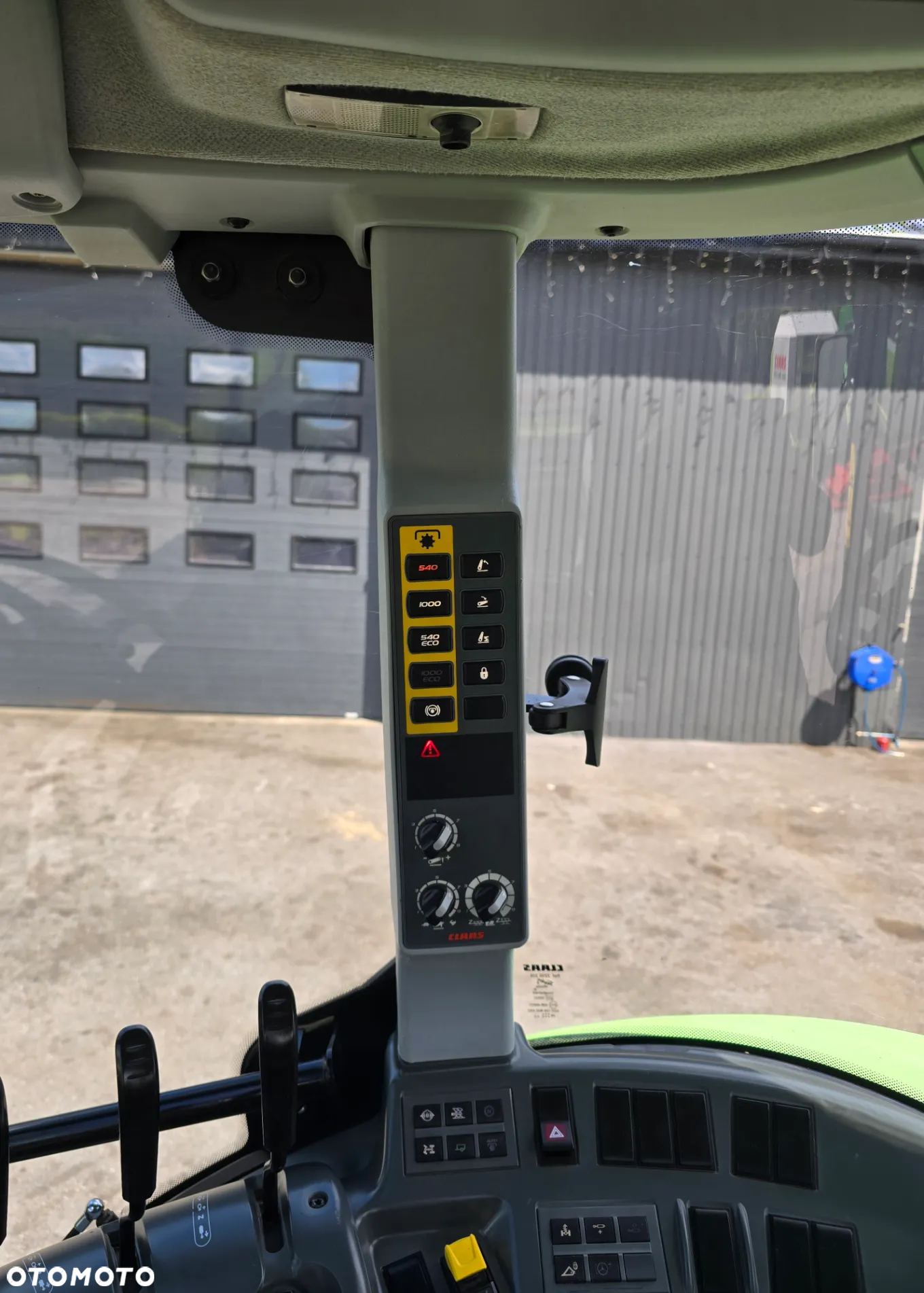 Claas Arion 420 - 13