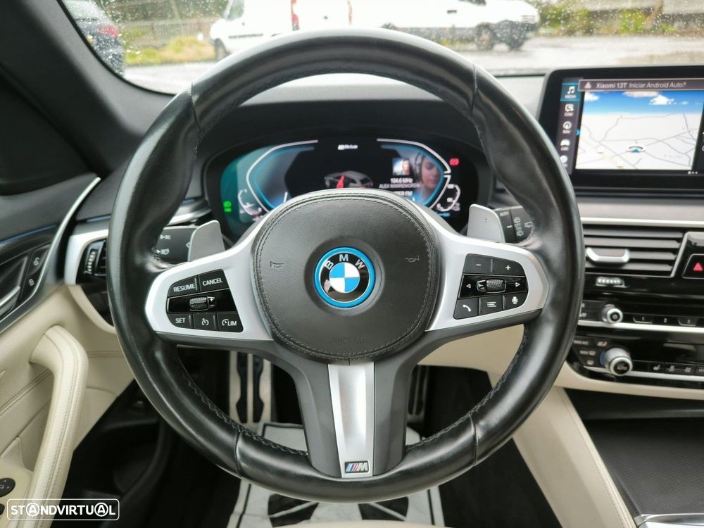 BMW 520 e Pack M - 12