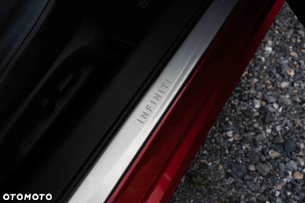 Infiniti Q60 - 33