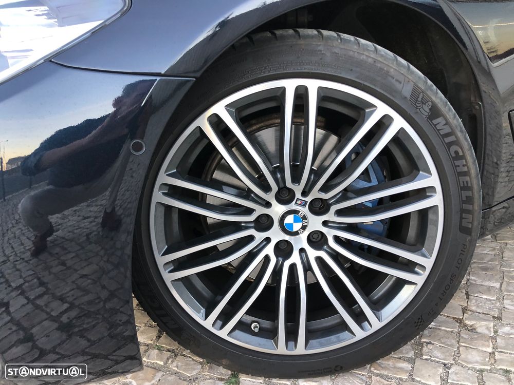 BMW 525 d Pack M Auto - 19