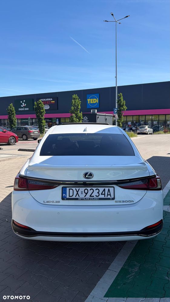 Lexus ES 300h F Sport Edition - 5