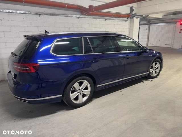 Volkswagen Passat - 10