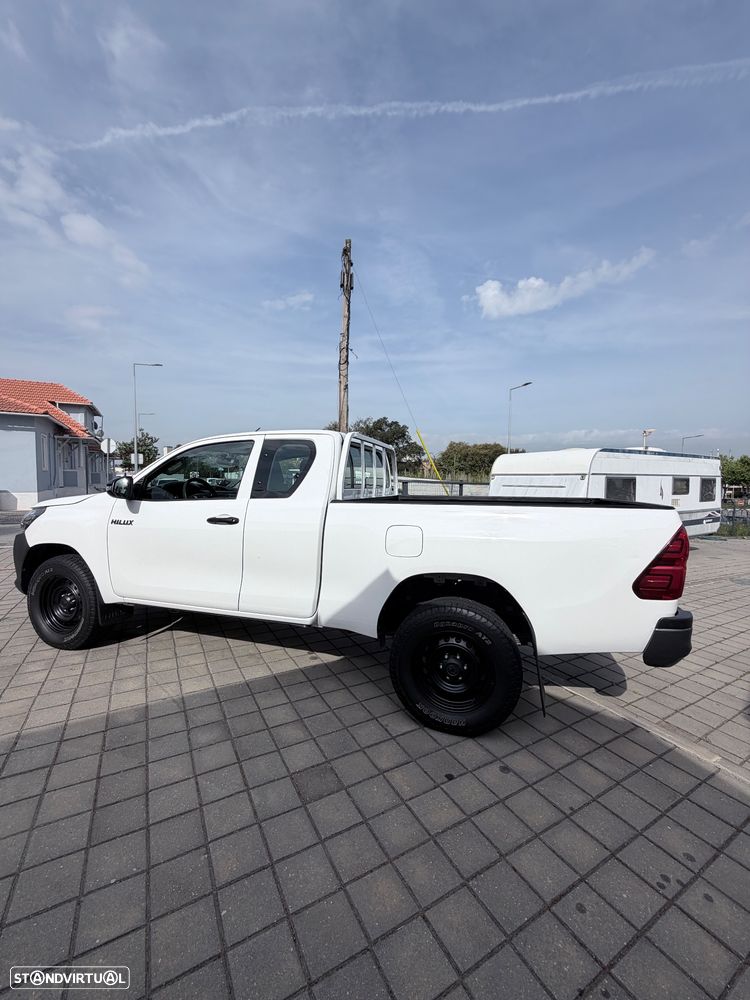 Toyota Hilux 2.4 D-4D 2WD CE - 6