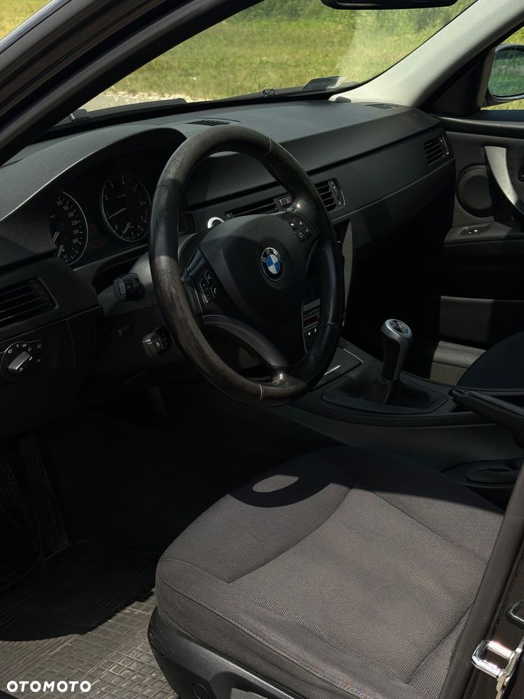 BMW Seria 3 320i - 8