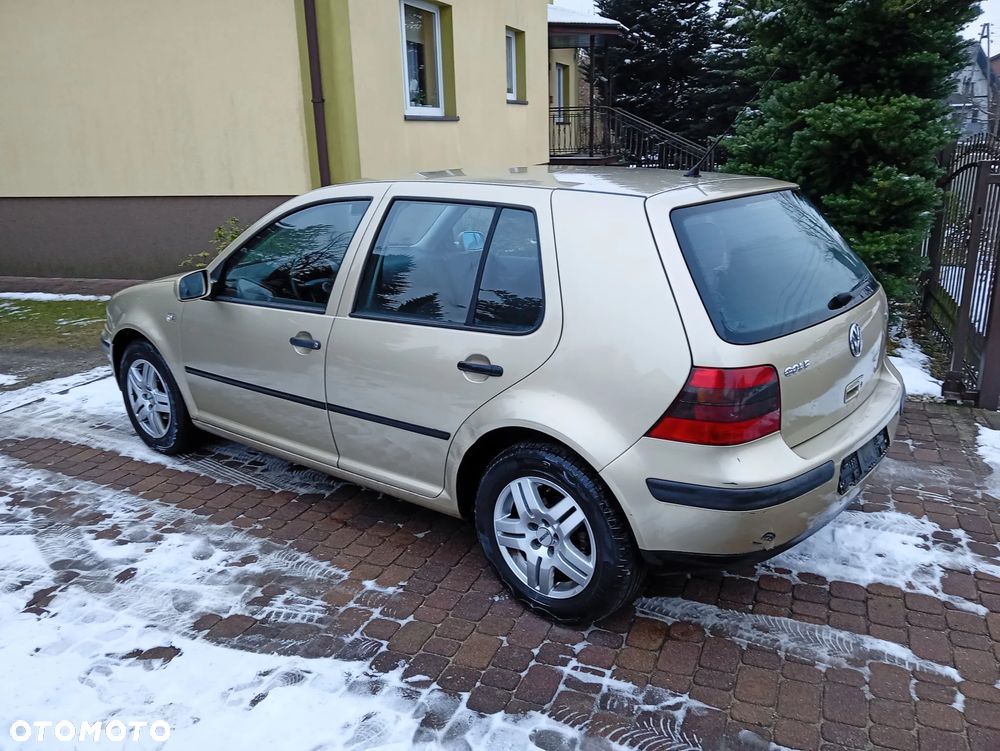 Volkswagen Golf - 8
