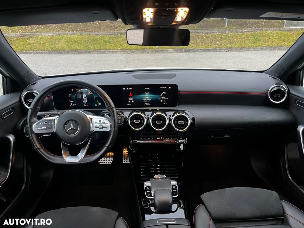 Mercedes-Benz A 220 4Matic 7G-DCT AMG Line - 12