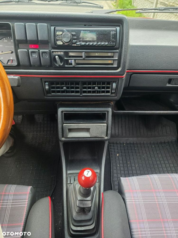 Volkswagen Jetta 1.3 GL - 19