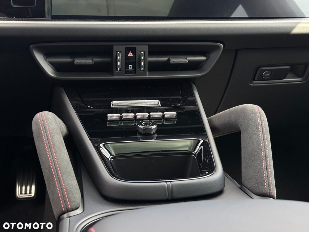 Porsche Cayenne - 25