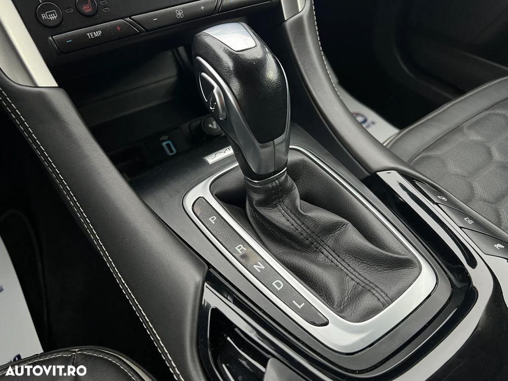 Ford Mondeo 2.0 HEV Vignale - 17