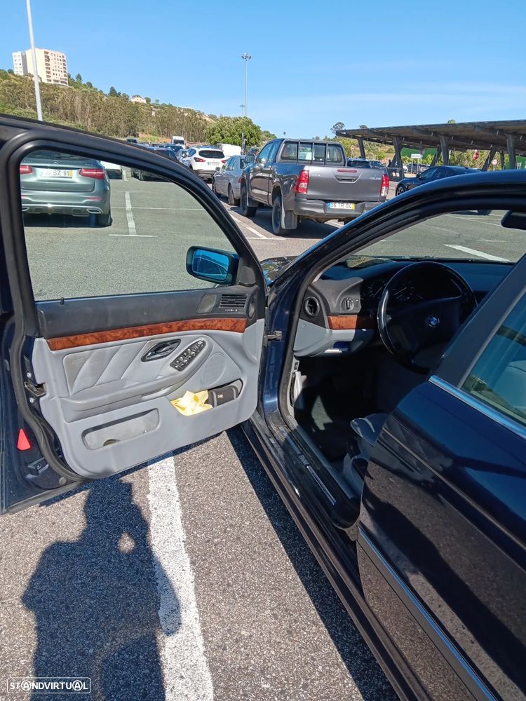 BMW 520 iA - 9