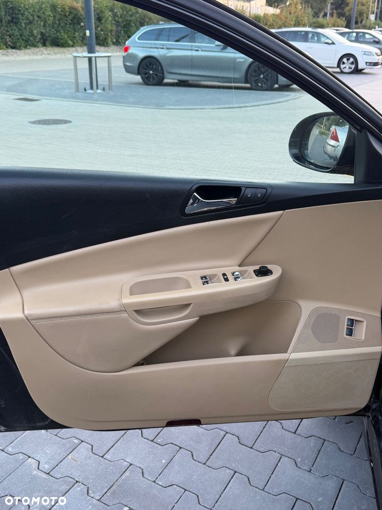 Volkswagen Passat 2.0 TDI Highline DSG - 10