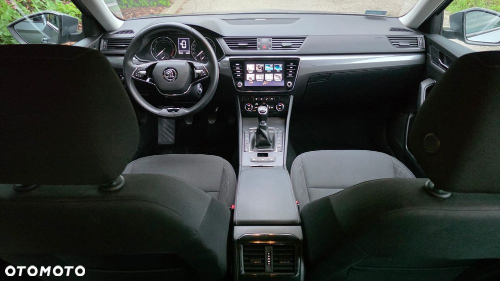 Skoda Superb 2.0 TDI SCR Ambition - 14