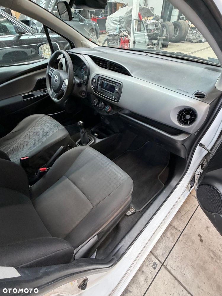 Toyota Yaris - 5