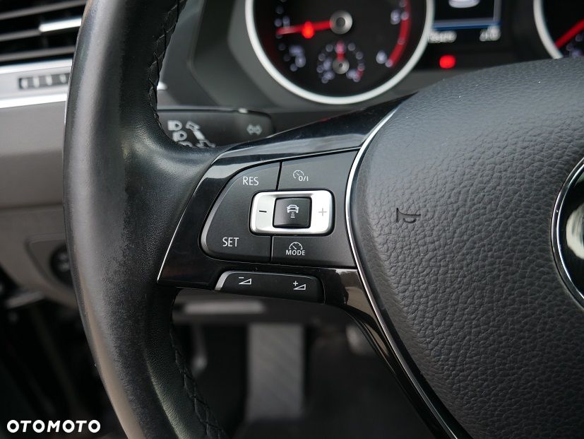 Volkswagen Tiguan - 13