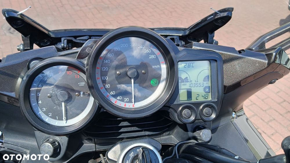 Yamaha FJR - 9