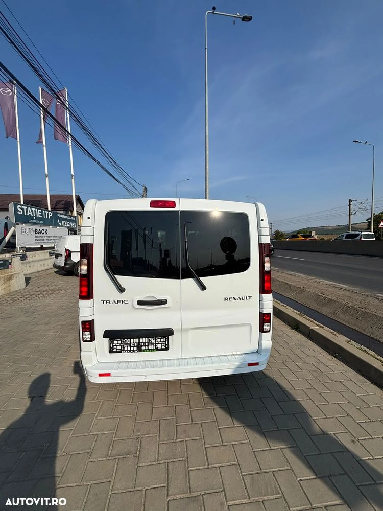 Renault Trafic 2.0 Blue dCi 150 S&S L2 8+1 Zen - 5