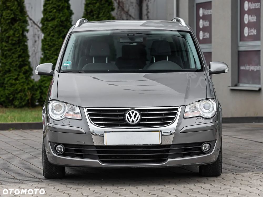 Volkswagen Touran - 4