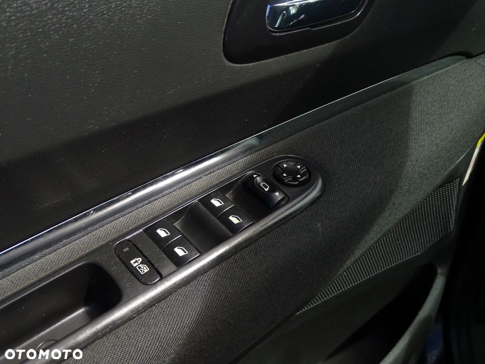 Peugeot 3008 1.6 HDi Premium - 23