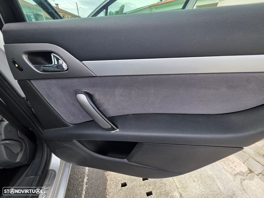 Peugeot 407 SW 2.0 HDi Executive - 20